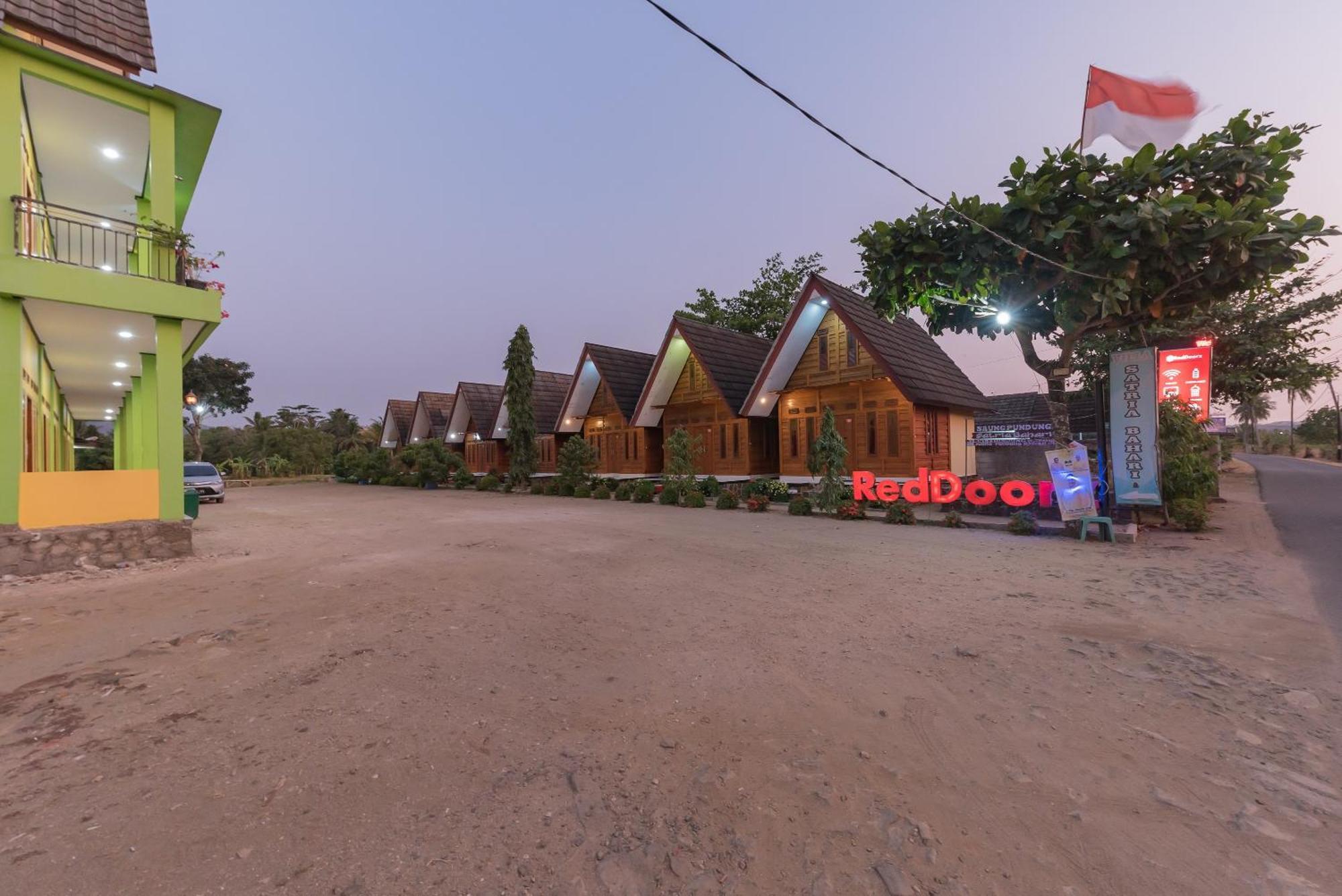 RedDoorz @ Geopark Ciletuh Sukabumi Hotel Cilowa Bagian luar foto